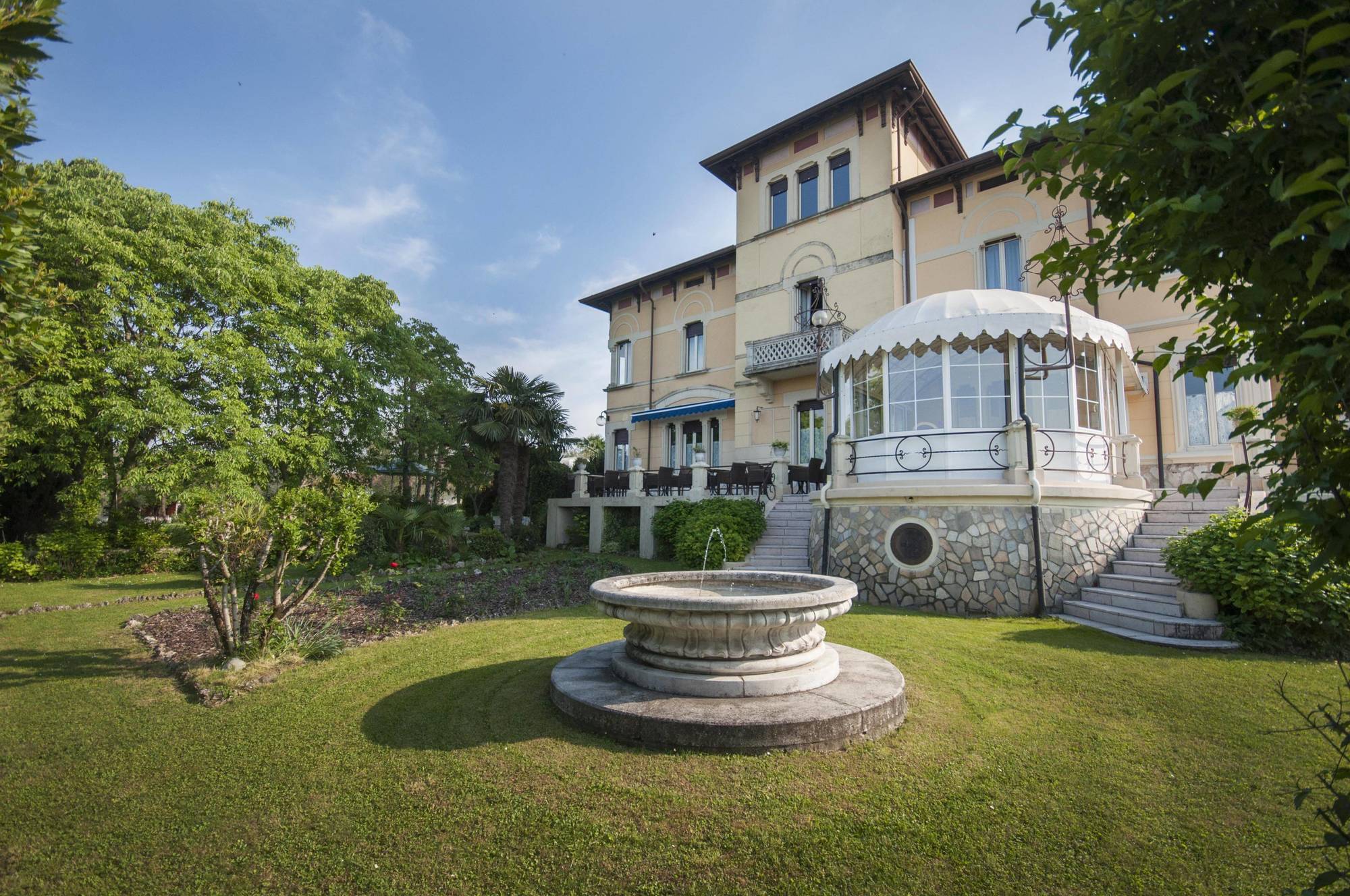 Hotel Villa Maria Desenzano del Garda Exterior photo